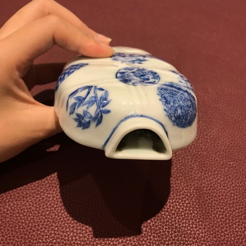 古玩陶瓷青花皮球花壁瓶真品鑒賞圖