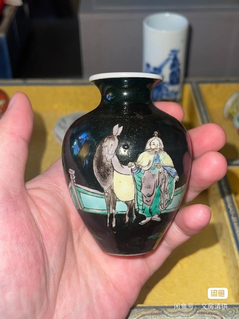 古玩陶瓷墨地素三彩人物小瓶拍賣,當前價格8500元