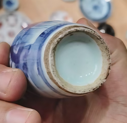 古玩陶瓷人物紋青花瓶真品鑒賞圖