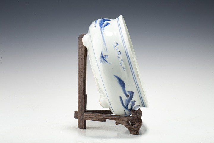 古玩陶瓷清中·青花山水人物紋香爐拍賣，當前價格588元