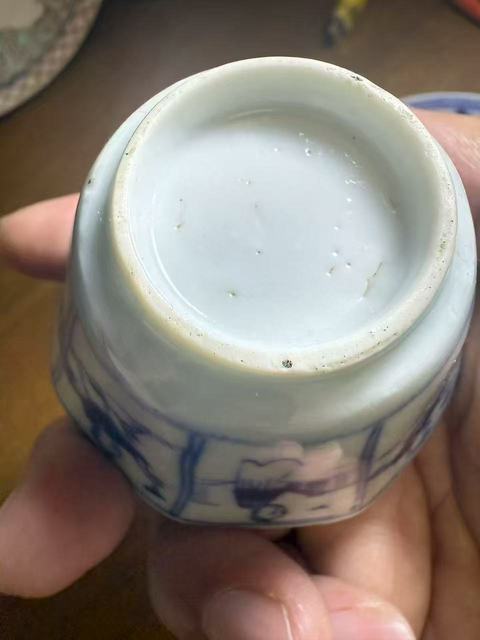 古玩陶瓷仕女嬰戲青花杯盤真品鑒賞圖