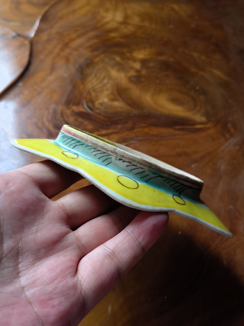 古玩陶瓷晚清黃釉一枝花花卉紋粉彩海棠盤拍賣,當前價格399元