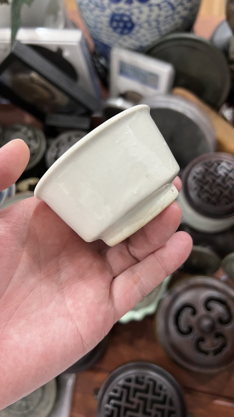 古玩陶瓷清代白釉杯拍賣,當(dāng)前價格255元