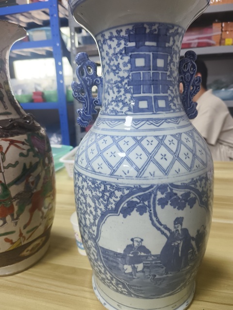 古玩陶瓷青花人物故事紋盤口瓶真品鑒賞圖