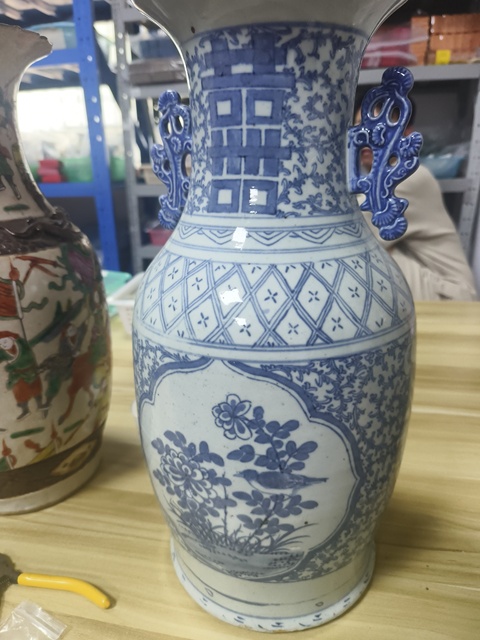 古玩陶瓷青花人物故事紋盤口瓶真品鑒賞圖