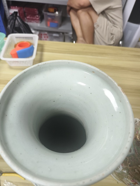 古玩陶瓷青花人物故事紋盤口瓶真品鑒賞圖