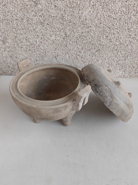 古玩陶瓷灰陶三足鼎拍賣,當前價格298元