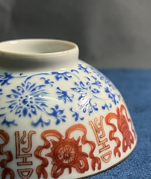 古玩陶瓷粉彩福壽八寶紋碗真品鑒賞圖