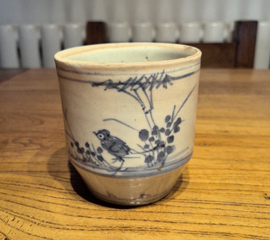 古玩陶瓷清中期青花花鳥紋小缸(文房)拍賣,當(dāng)前價(jià)格136元