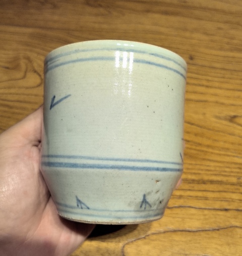 古玩陶瓷清中期青花花鳥紋小缸(文房)拍賣,當(dāng)前價(jià)格136元