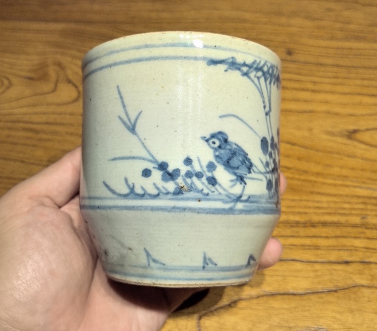 古玩陶瓷清中期青花花鳥紋小缸(文房)拍賣,當(dāng)前價(jià)格136元
