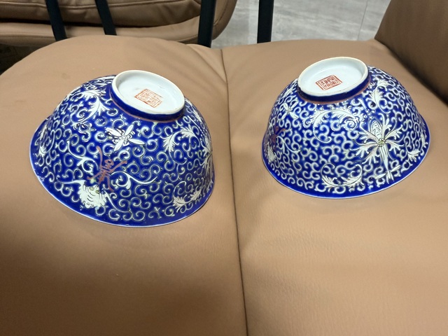 古玩陶瓷藍(lán)料粉彩花卉紋碗真品鑒賞圖