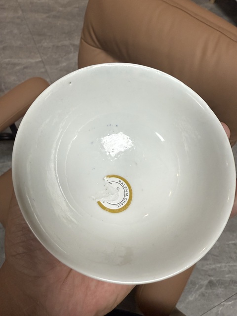 古玩陶瓷藍(lán)料粉彩花卉紋碗真品鑒賞圖