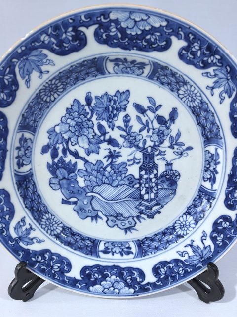 古玩陶瓷清中早·青花博古賞盤真品鑒賞圖
