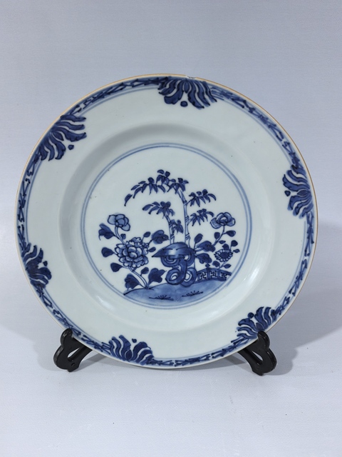 古玩陶瓷清中早·青花花卉賞盤真品鑒賞圖