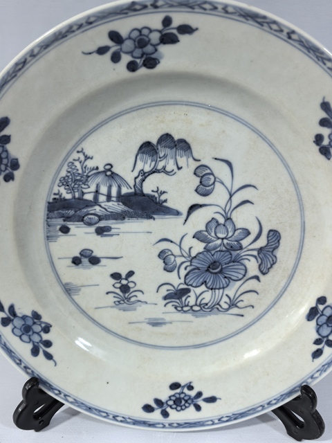 古玩陶瓷清中早·青花山水樓閣花卉賞盤真品鑒賞圖