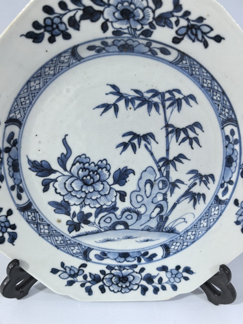 古玩陶瓷清中早·青花八方花卉賞盤(pán)真品鑒賞圖