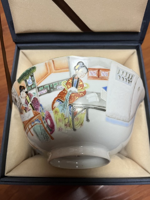 古玩陶瓷清道光粉彩仕女故事圖花口碗真品鑒賞圖