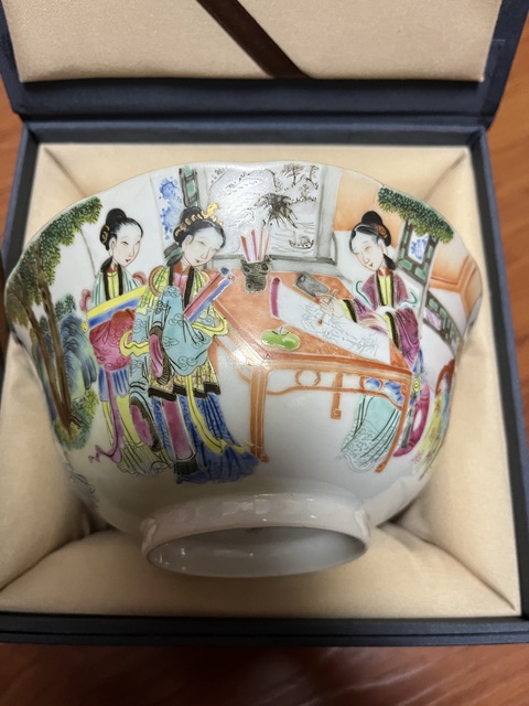 古玩陶瓷清道光粉彩仕女故事圖花口碗真品鑒賞圖