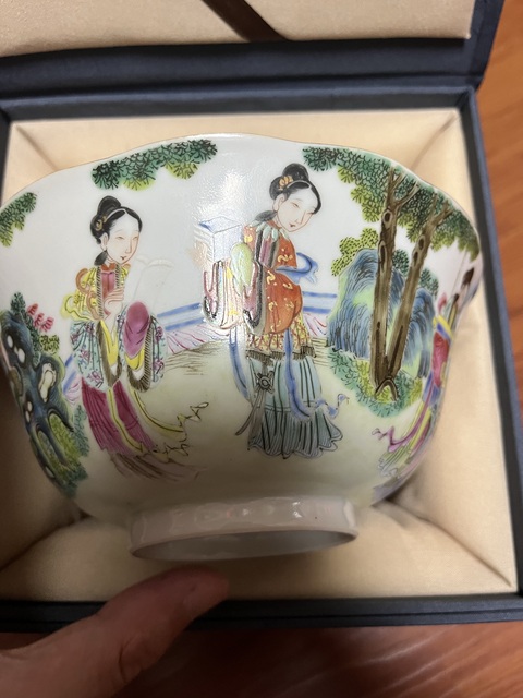 古玩陶瓷清道光粉彩仕女故事圖花口碗真品鑒賞圖