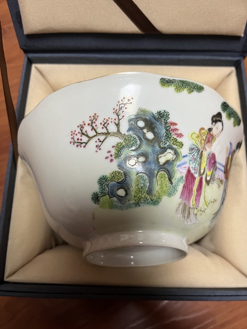 古玩陶瓷清道光粉彩仕女故事圖花口碗真品鑒賞圖