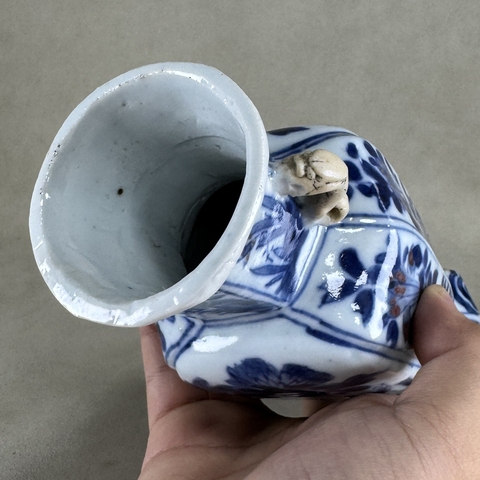古玩陶瓷青花釉里紅雙耳六方瓶真品鑒賞圖