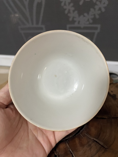 古玩陶瓷人物紋粉彩杯真品鑒賞圖