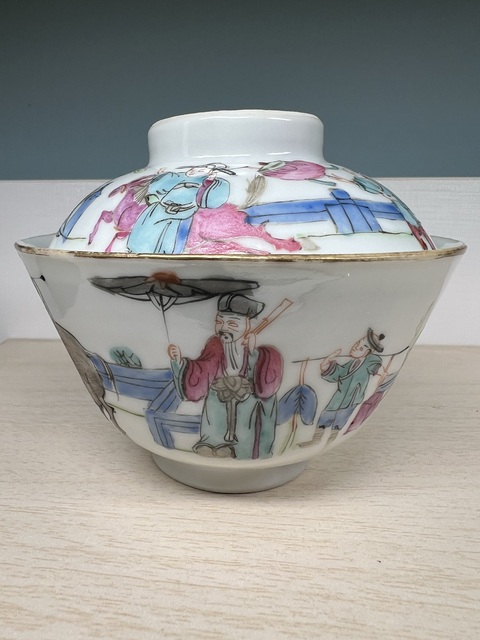 古玩陶瓷清同治 粉彩人物紋蓋碗真品鑒賞圖