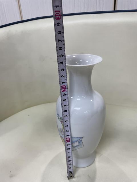 古玩陶瓷粉彩二喬圖撇口瓶真品鑒賞圖