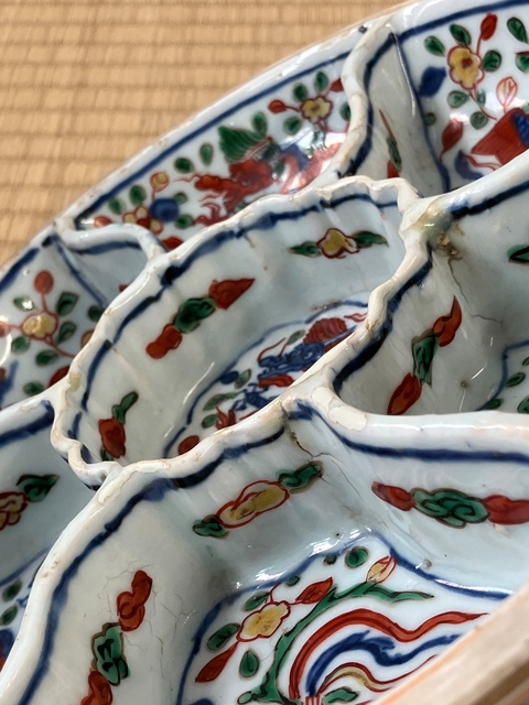 古玩陶瓷青花五彩龍鳳紋蓋盒真品鑒賞圖