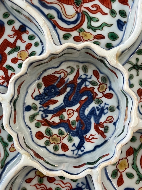 古玩陶瓷青花五彩龍鳳紋蓋盒真品鑒賞圖