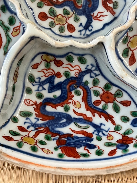 古玩陶瓷青花五彩龍鳳紋蓋盒真品鑒賞圖