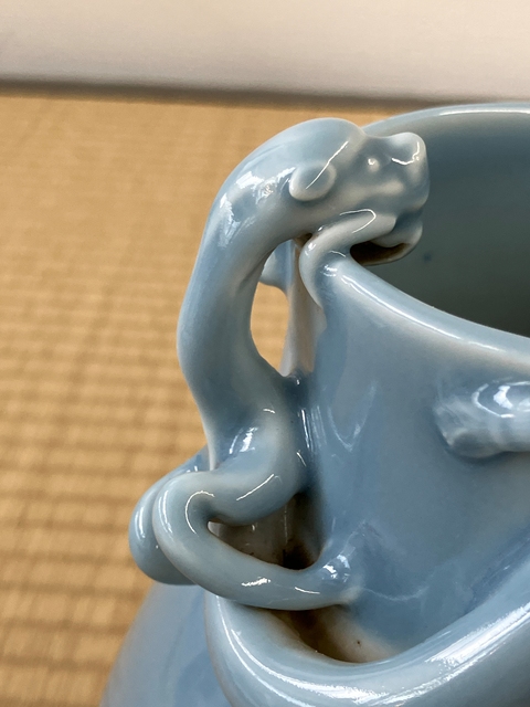 古玩陶瓷天藍釉貼塑螭龍紋尊真品鑒賞圖