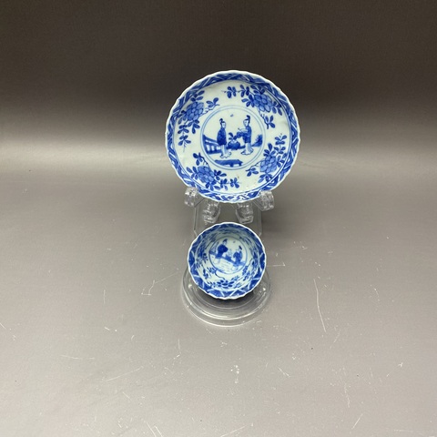 古玩陶瓷仕女紋青花杯盤真品鑒賞圖