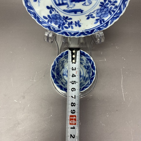古玩陶瓷仕女紋青花杯盤真品鑒賞圖