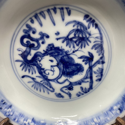 古玩陶瓷兔紋青花花口盤真品鑒賞圖