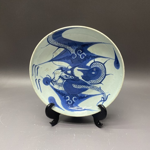 古玩陶瓷過墻龍紋青花盤真品鑒賞圖