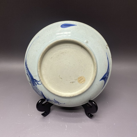 古玩陶瓷過墻龍紋青花盤真品鑒賞圖