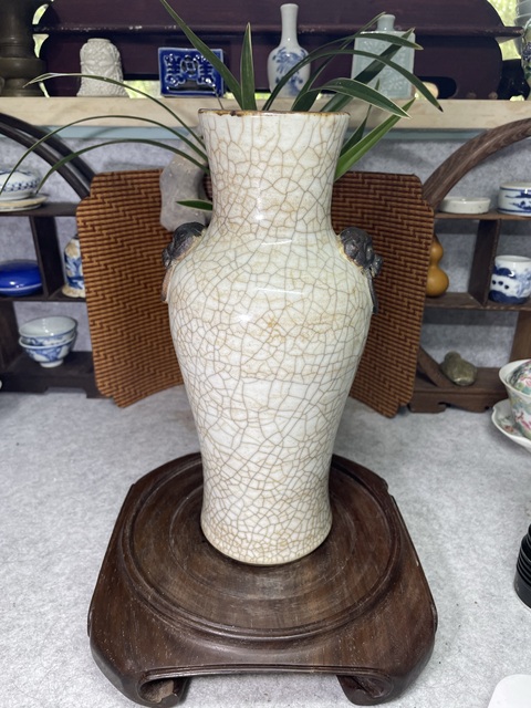 古玩陶瓷哥釉觀音瓶真品鑒賞圖