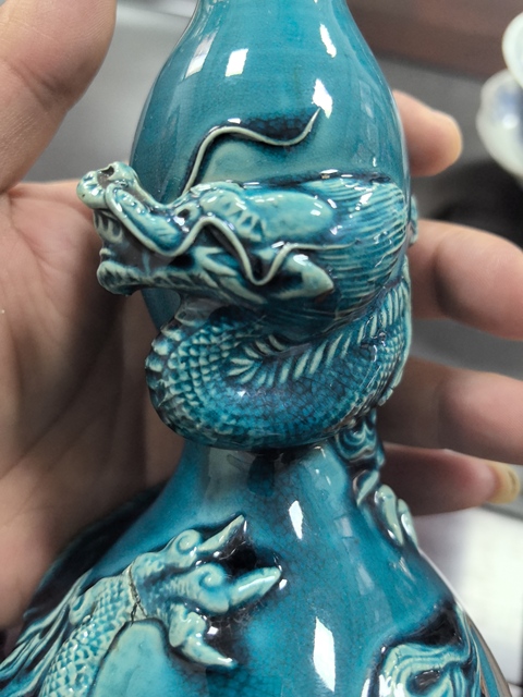 古玩陶瓷孔雀藍釉瓶真品鑒賞圖