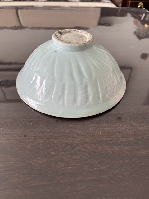 古玩陶瓷青白釉刻仰蓮紋碗真品鑒賞圖