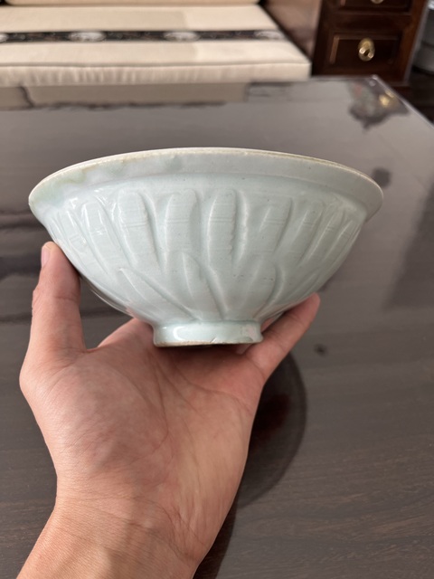 古玩陶瓷青白釉刻仰蓮紋碗真品鑒賞圖