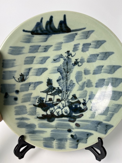 古玩陶瓷豆青青花山水大盤(pán)真品鑒賞圖
