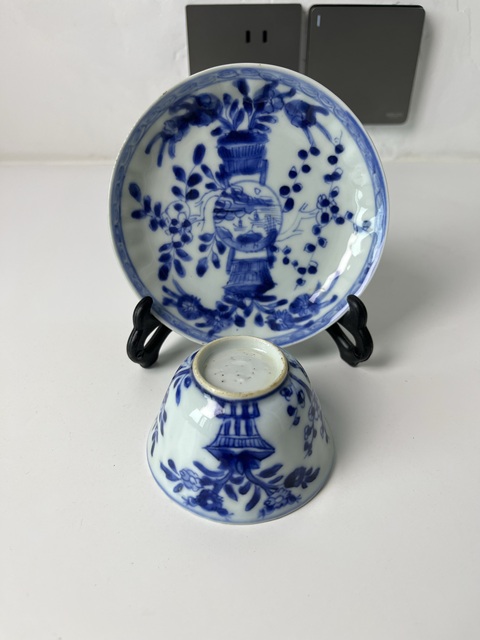 古玩陶瓷青花花卉紋杯碟套真品鑒賞圖