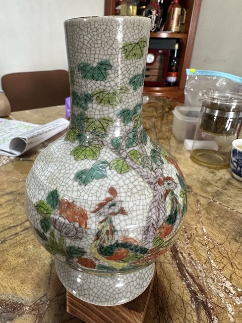 古玩陶瓷哥釉地五彩鳳紋瓶真品鑒賞圖