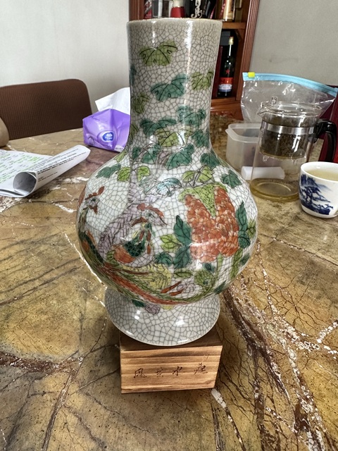 古玩陶瓷哥釉地五彩鳳紋瓶真品鑒賞圖