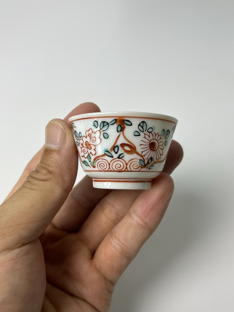 古玩陶瓷五彩花卉紋春字杯碟套真品鑒賞圖