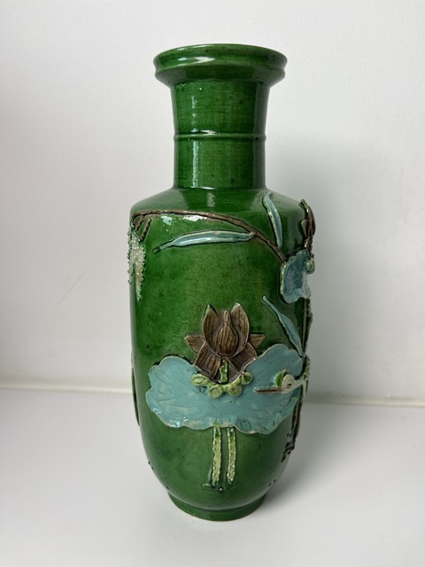 古玩陶瓷素三彩一鷺蓮科棒槌瓶真品鑒賞圖