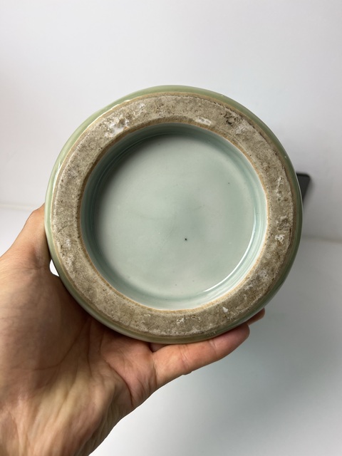 古玩陶瓷青釉暗刻花卉紋大賞瓶真品鑒賞圖