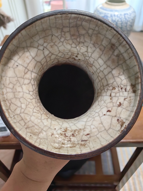 古玩陶瓷哥釉青花花鳥盤口瓶真品鑒賞圖